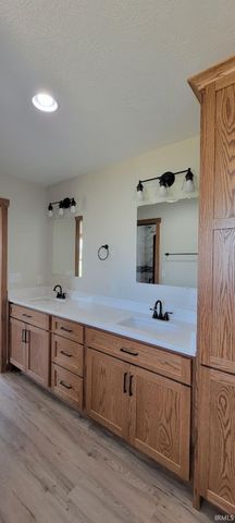 313 Country Court, Loogootee, IN 47553