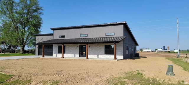 313 Country Court, Loogootee, IN 47553