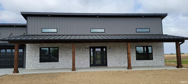 313 Country Court, Loogootee, IN 47553