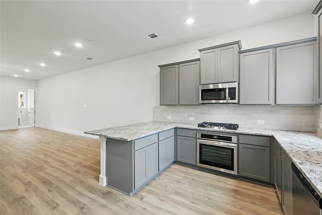 825 Heights Way, Plano, TX 75075