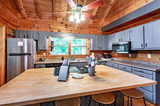 30 Maxwell Lane, Blue Ridge, GA 30513