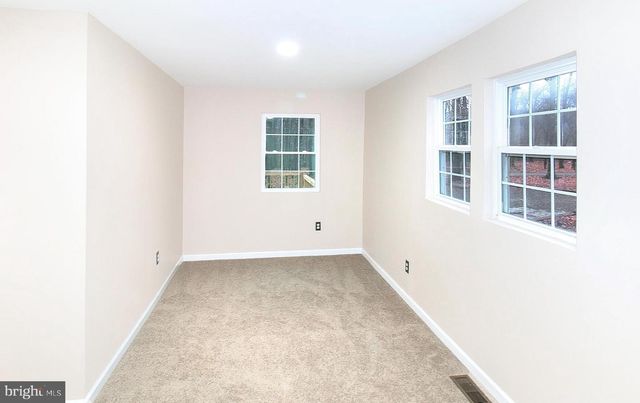 308 GREENWOODS DR, Berkeley Springs, WV 25411