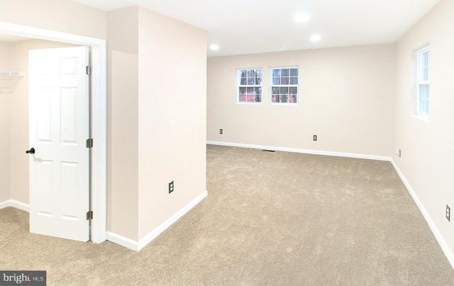 308 GREENWOODS DR, Berkeley Springs, WV 25411