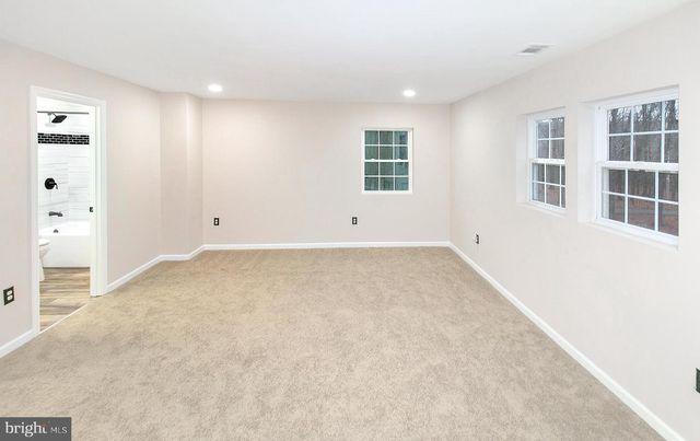 308 GREENWOODS DR, Berkeley Springs, WV 25411