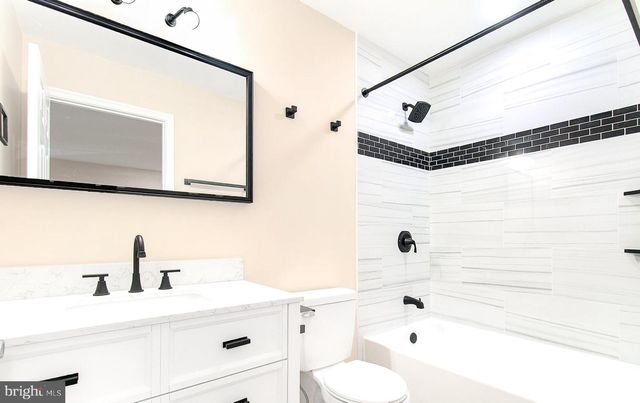 308 GREENWOODS DR, Berkeley Springs, WV 25411