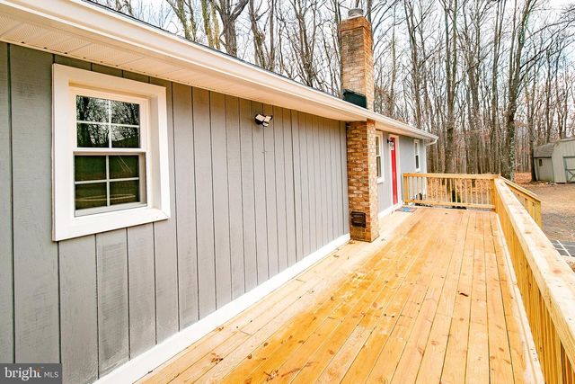 308 GREENWOODS DR, Berkeley Springs, WV 25411