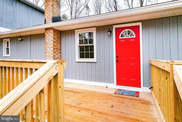 308 GREENWOODS DR, Berkeley Springs, WV 25411