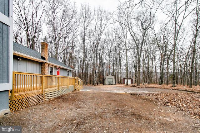 308 GREENWOODS DR, Berkeley Springs, WV 25411