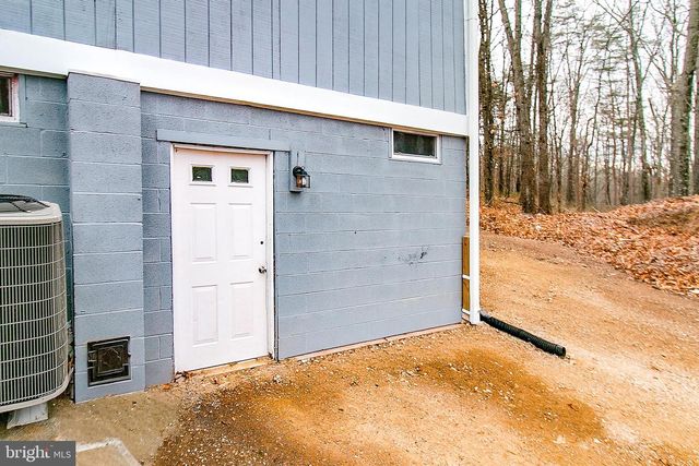 308 GREENWOODS DR, Berkeley Springs, WV 25411