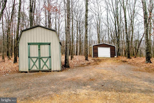 308 GREENWOODS DR, Berkeley Springs, WV 25411