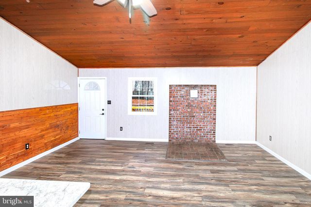 308 GREENWOODS DR, Berkeley Springs, WV 25411