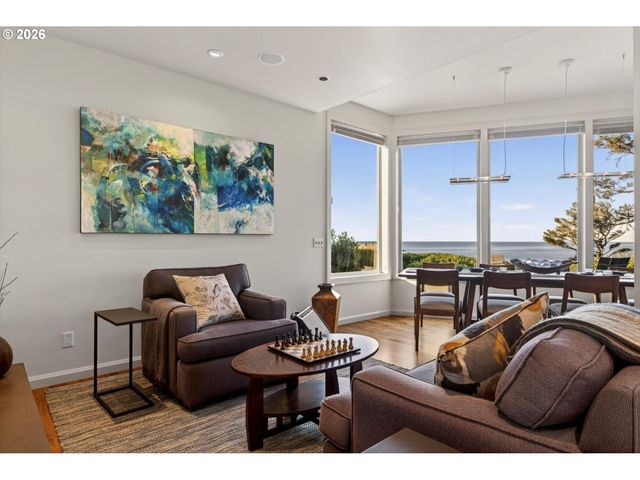 218 SEA CREST Pl, Otter Rock, OR 97369