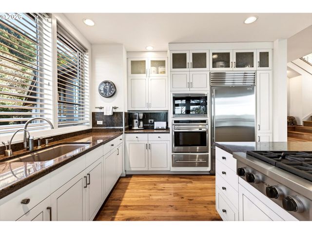 218 SEA CREST Pl, Otter Rock, OR 97369