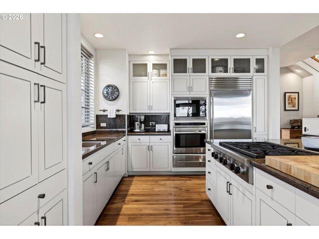 218 SEA CREST Pl, Otter Rock, OR 97369