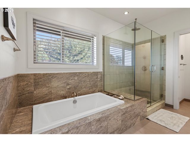 218 SEA CREST Pl, Otter Rock, OR 97369