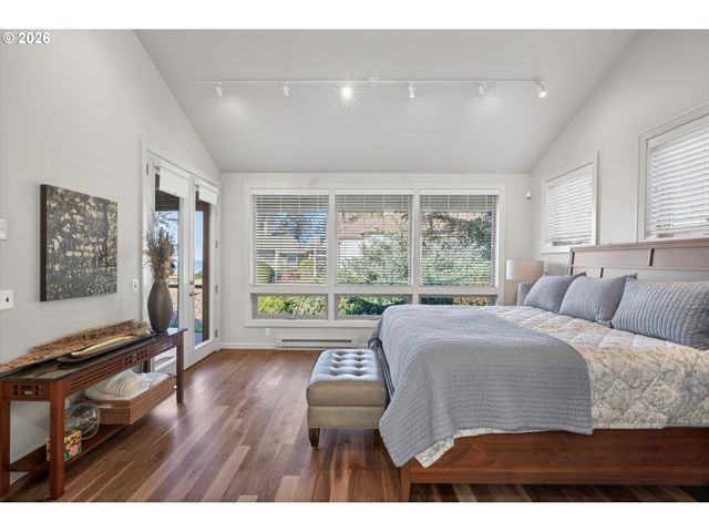 218 SEA CREST Pl, Otter Rock, OR 97369