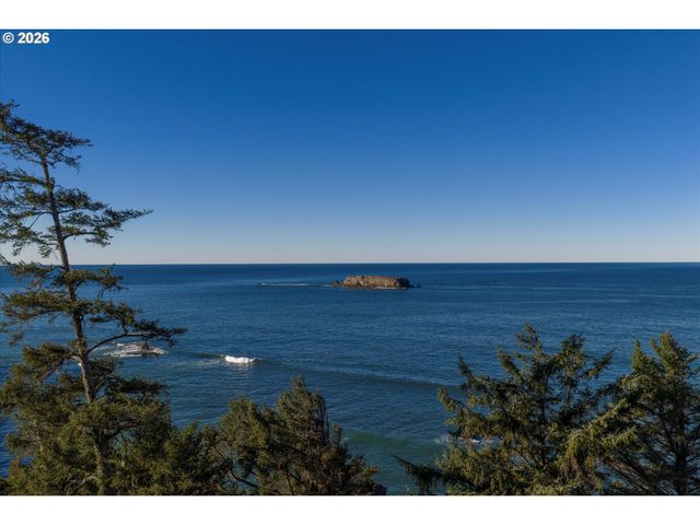 218 SEA CREST Pl, Otter Rock, OR 97369