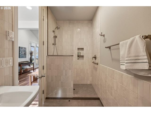 218 SEA CREST Pl, Otter Rock, OR 97369