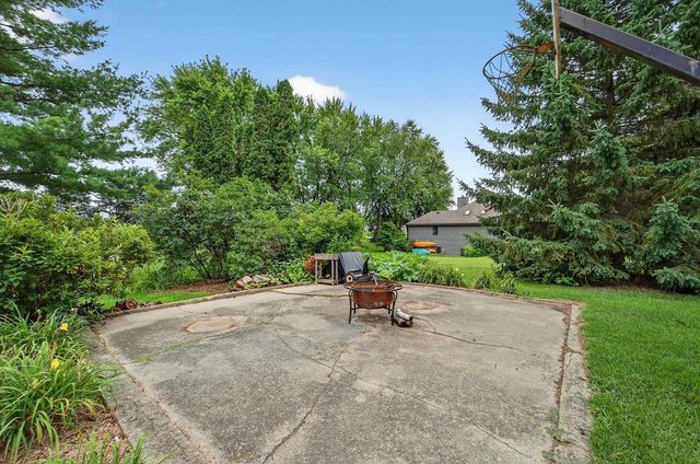 333 County Road B, Stoughton, WI 53589