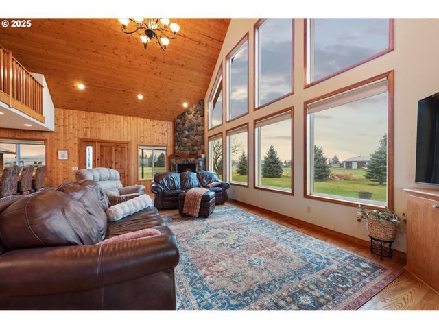 62123 Chandler Loop, La Grande, OR 97850