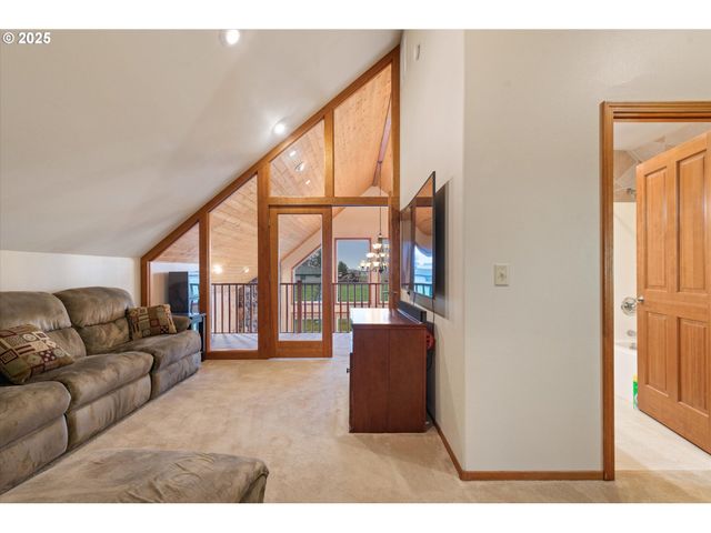 62123 Chandler Loop, La Grande, OR 97850