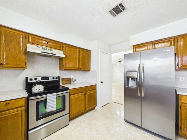 814 Lochnell Drive, Houston, TX 77062