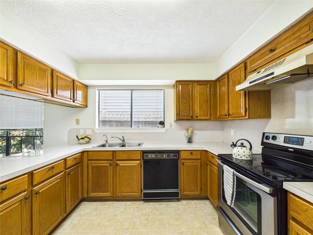 814 Lochnell Drive, Houston, TX 77062