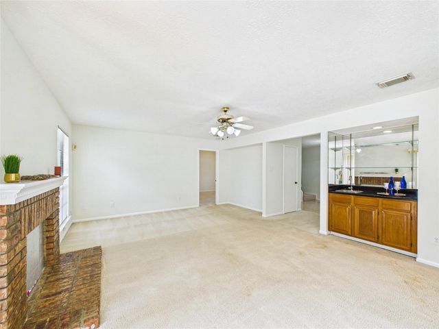 814 Lochnell Drive, Houston, TX 77062