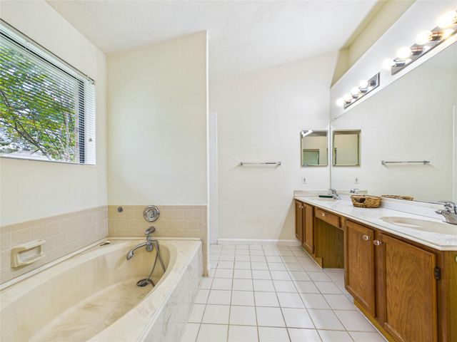 814 Lochnell Drive, Houston, TX 77062