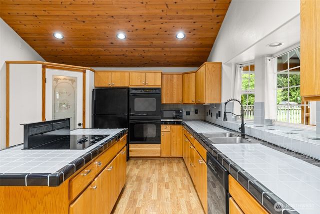 10 Whispering Firs, Port Angeles, WA 98363