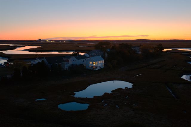 16 Bruce Street, Hampton, NH 03842