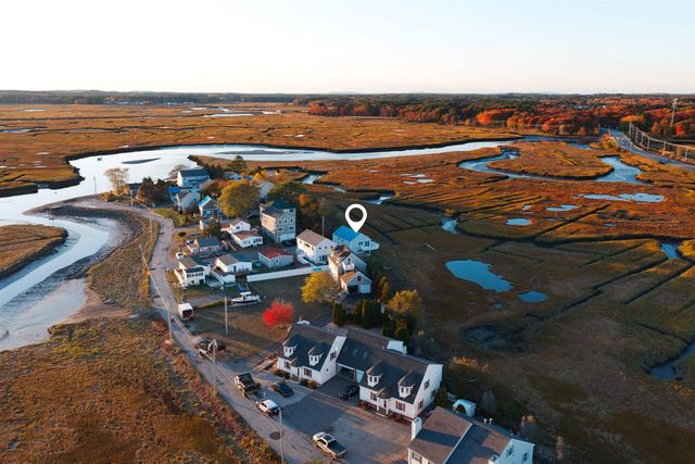 16 Bruce Street, Hampton, NH 03842