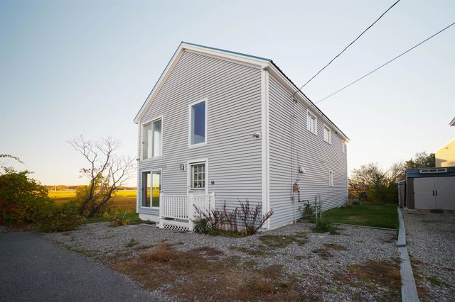 16 Bruce Street, Hampton, NH 03842