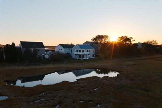 16 Bruce Street, Hampton, NH 03842