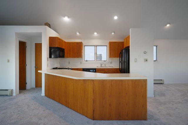 16 Bruce Street, Hampton, NH 03842