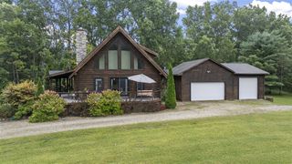 1115 Derby Lane, Howell, MI 48843
