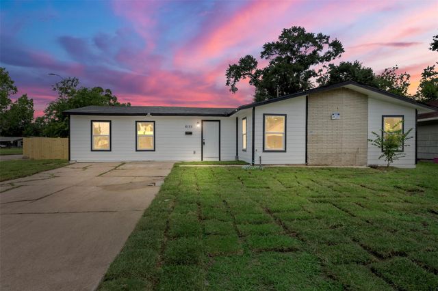 6155 Ridgeway Drive, Houston, TX 77033