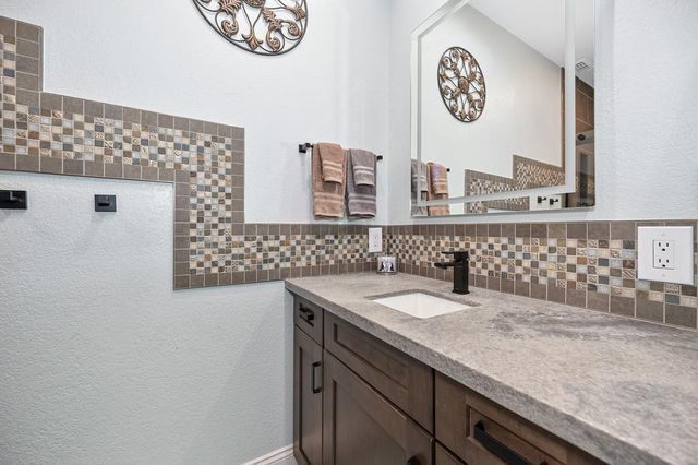 305 Leckenby Way, Folsom, CA 95630