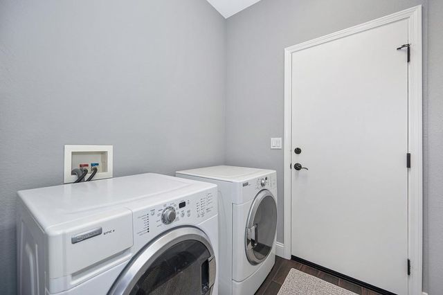 305 Leckenby Way, Folsom, CA 95630