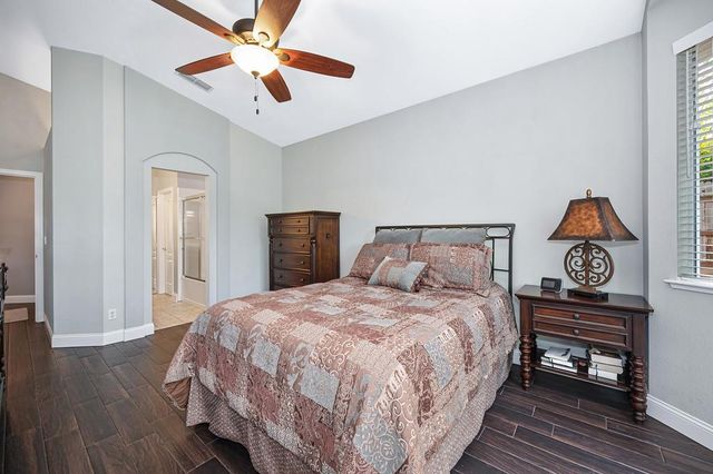 305 Leckenby Way, Folsom, CA 95630