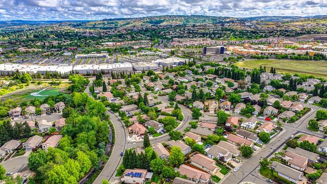 305 Leckenby Way, Folsom, CA 95630