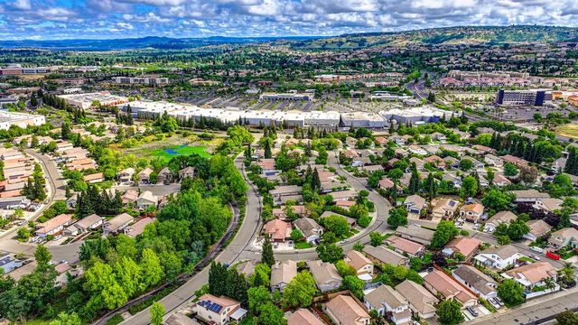 305 Leckenby Way, Folsom, CA 95630