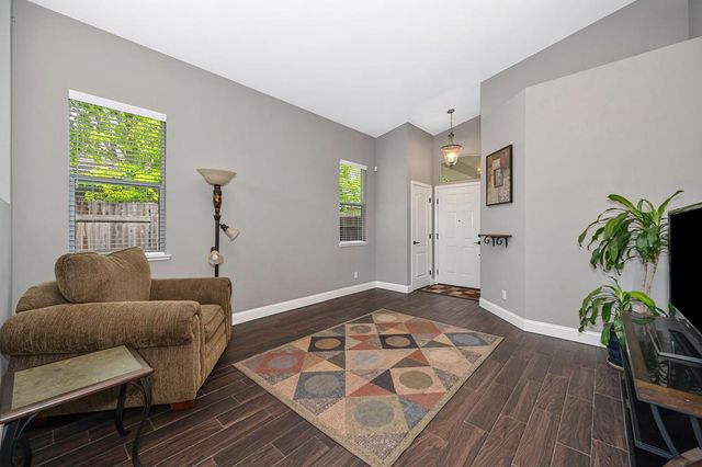 305 Leckenby Way, Folsom, CA 95630