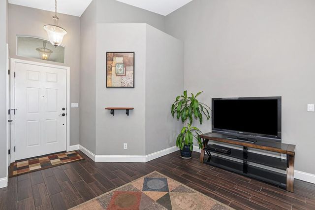 305 Leckenby Way, Folsom, CA 95630