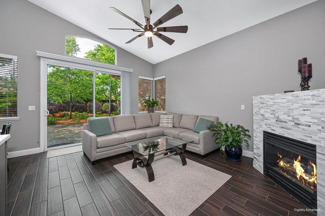 305 Leckenby Way, Folsom, CA 95630