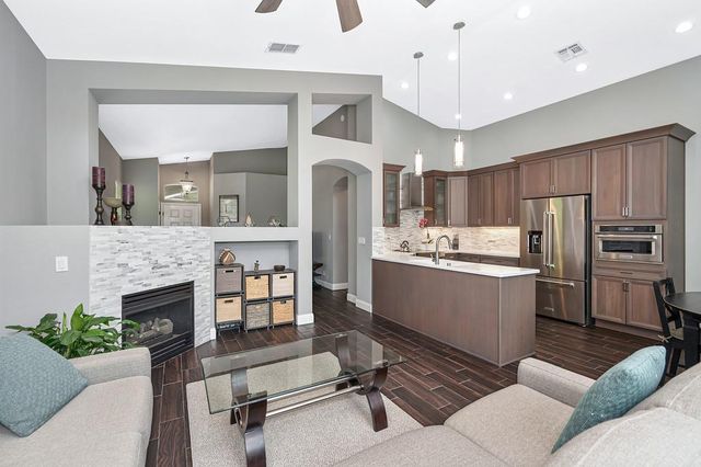 305 Leckenby Way, Folsom, CA 95630