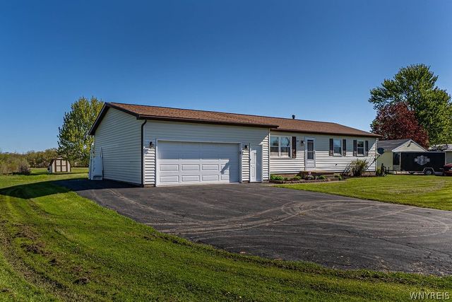 3889 Slusaric Road, Wheatfield, NY 14120