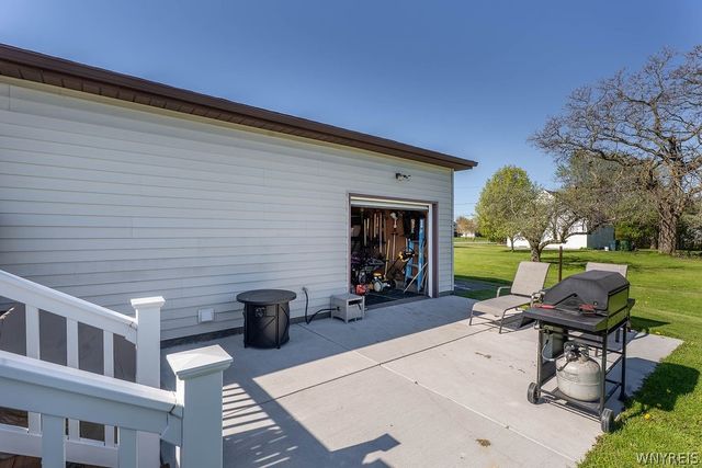 3889 Slusaric Road, Wheatfield, NY 14120