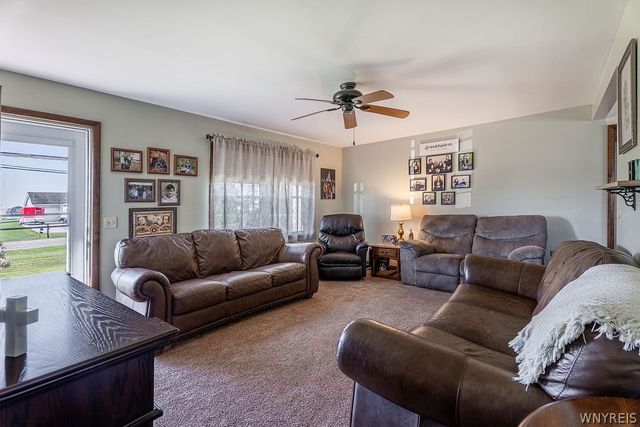 3889 Slusaric Road, Wheatfield, NY 14120