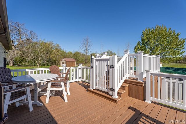 3889 Slusaric Road, Wheatfield, NY 14120